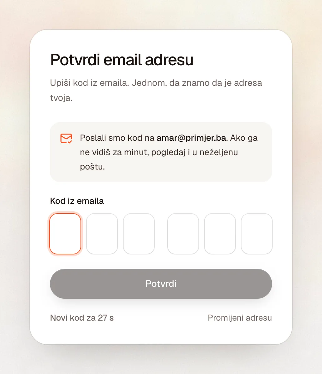 Ekran Potvrdi email adresu sa šest polja za kod iz emaila